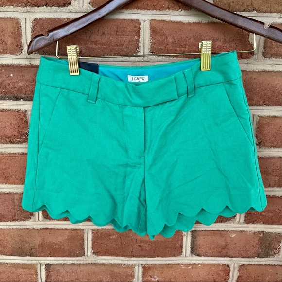 J. Crew Pants - New J.Crew green shorts size 00 cotton linen blend. Scallop design.